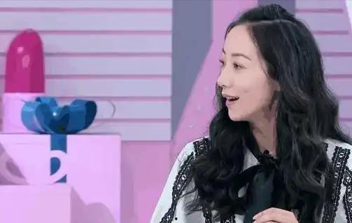 娱乐明星爆料拍戏是真的吗,明星爆料拍戏真相，是真是假引热议