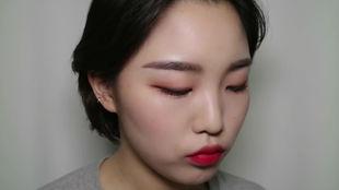 化妆博主爆料是谁啊视频,是谁的“啊视频”引发热议？