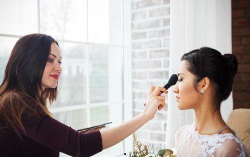 圈内人爆料化妆师很挣钱,揭秘化妆师高收入背后的秘密