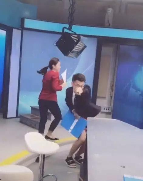 浙江主持人爆料新闻事件,揭秘背后惊人真相