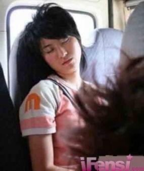 明星大爆料夫妻睡姿视频,甜蜜还是尴尬？