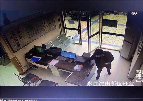 吃瓜娱乐中监控下的一幕